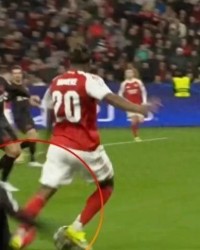 开云体育下载-争议点球引爆怒火：阿森纳绝平，勒沃库森痛斥裁判“手软”