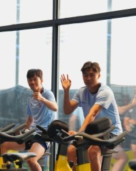 东体：吴曦已经开始有球训练，谢鹏飞和戴伟浚仍需时间恢复