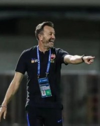 开云体育-专访深足主帅：力争上游，用积极心态踢好每场比赛