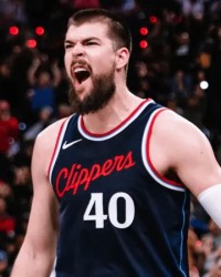 开云官网-祖巴茨代表快船出战505场比赛，超越格里芬位列队史第6