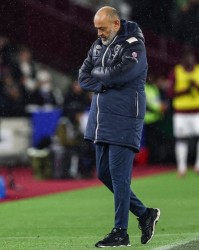 开云体育-努诺：我们全队都战斗到最后一分钟 保级争夺会持续到最后一轮