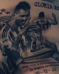 开云体育-维尼修斯疑似挑衅奥塔门迪，后者掀开衣服展示世界杯冠军文身