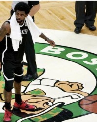 陷入魔咒？欧文面对绿军连输10次 踩LOGO后1胜10负