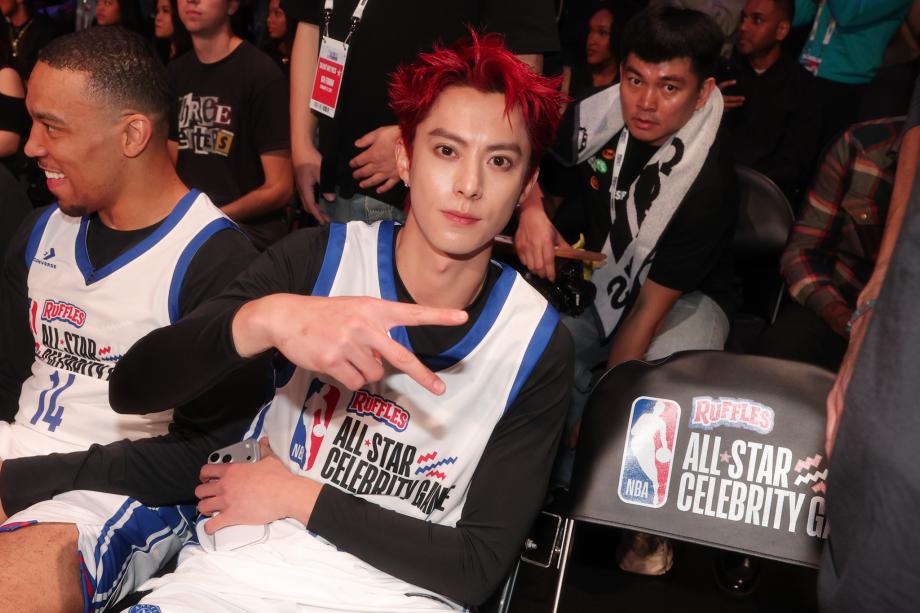 [图]全明星名人赛：王鹤棣10+4 字母哥队力克安东尼队